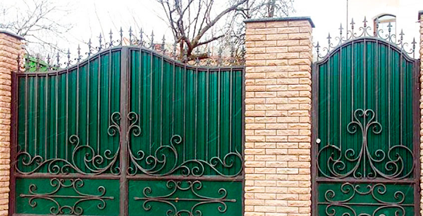 Распашные ворота с калиткой для дачи / частного дома купить в Минске по выгодной цене